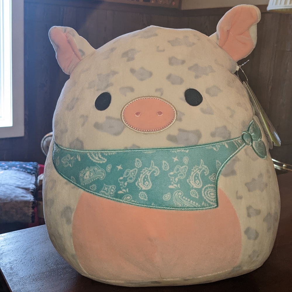 BNWT Rosie the pig Squishmallow